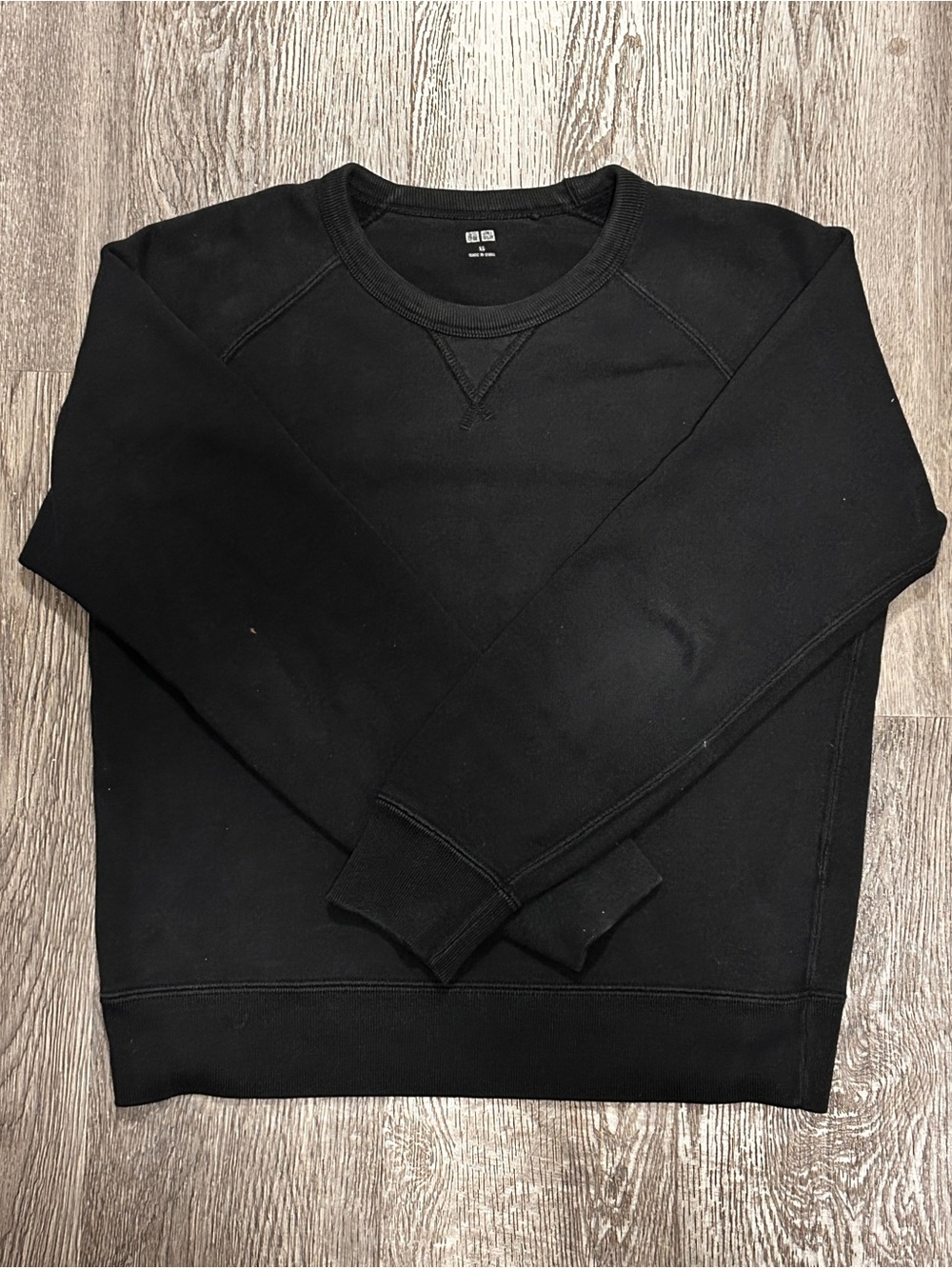 Uniqlo Men's Black Crewneck Sweater
